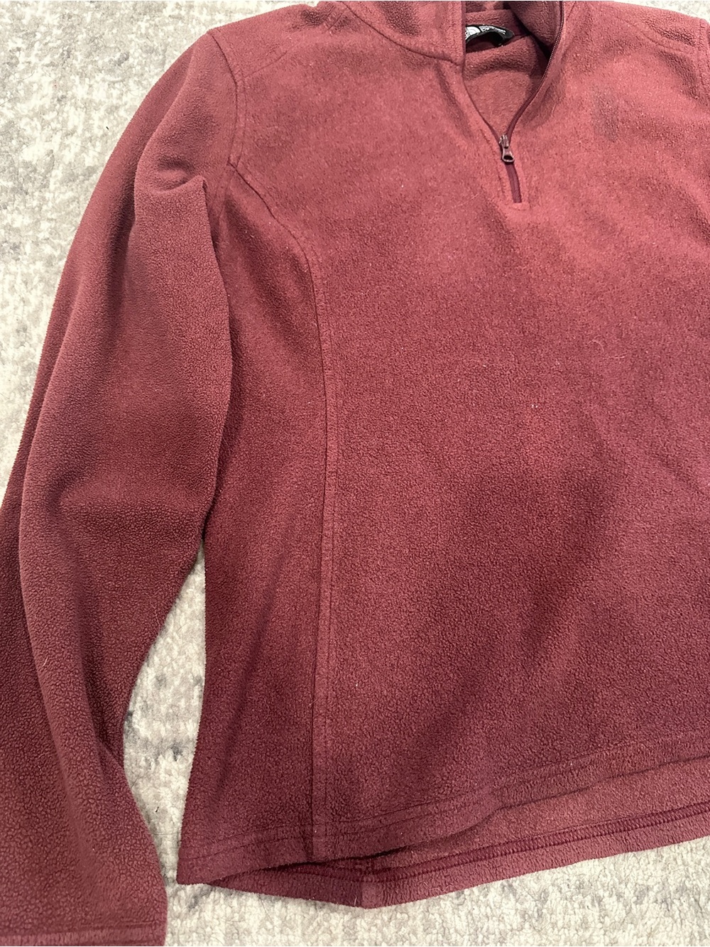 The North Face Women's Quarter-Zip Fleece in Burgundy - Picture 4 of 8